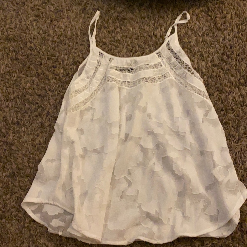 White lace tank size large